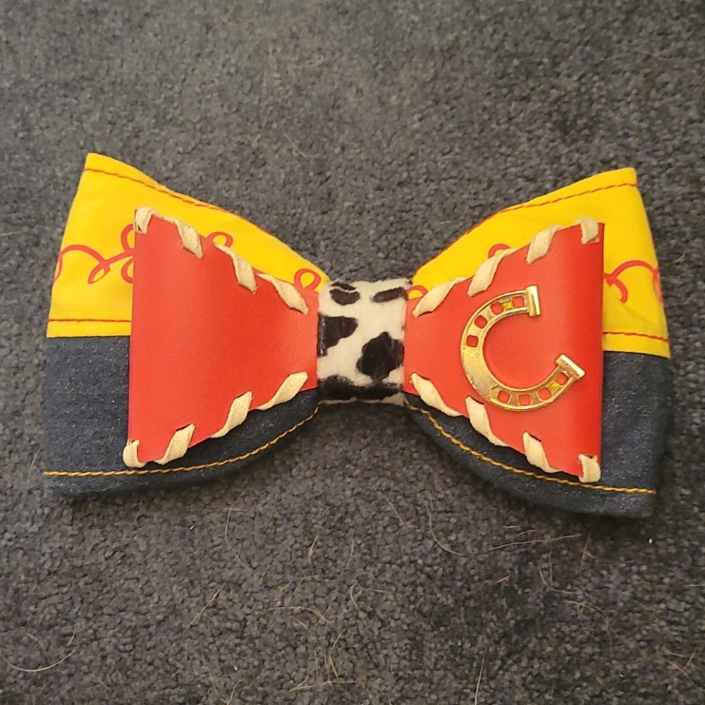 Jessie interchangeable bow